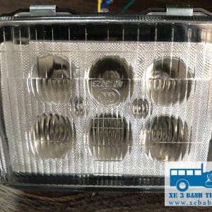 Đèn pha vuông xe ba bánh sử dụng đèn led hoặc bóng đèn dây tóc, góc chiếu lớn và rộng