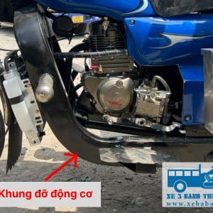 Khung đỡ động cơ xe ba bánh giúp nâng đỡ động cơ máy, làm từ chất liệu thép hộp chịu lực tốt, có độ dày cao, uốn nhiệt và hàn nguội