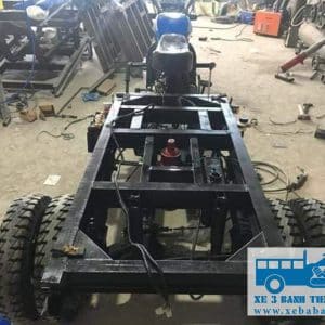 Khung đỡ thùng xe ba bánh được từ thép hình Y hoặc thép hộp có độ dày chịu tải vô cùng tốt, tăng khả năng chịu va đập