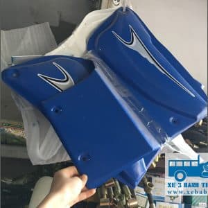 Cốp xe ba bánh làm từ thép không gỉ chắc chắn, có sơn tĩnh điện bên ngoài, cứng cáp, chịu lực tốt
