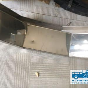 Dè chắn bùn xe ba gác được làm từ inox, bền chắc, không rỉ sét