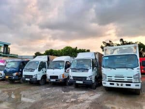 Xe tải chở hàng là phương tiện vận chuyển hàng hóa đường bộ phổ biến