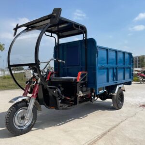 Xe ba bánh điện có mái che tại Xưởng xe lôi Tiến Phát