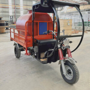 Dùng xe ba gác điện có mái che chở hàng hóa thông dụng
